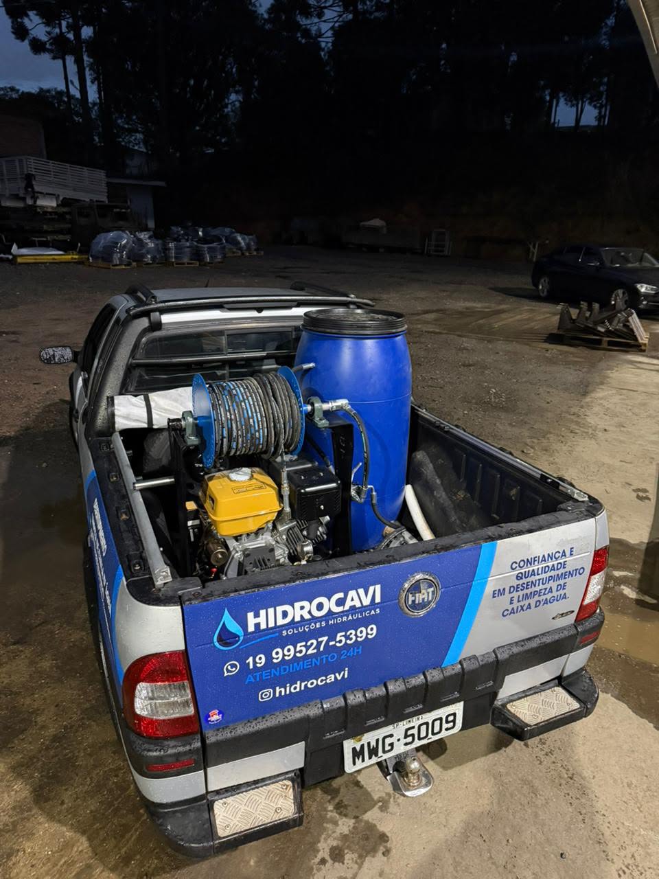 Equipamento compacto para desobstrução profissional de tubulações