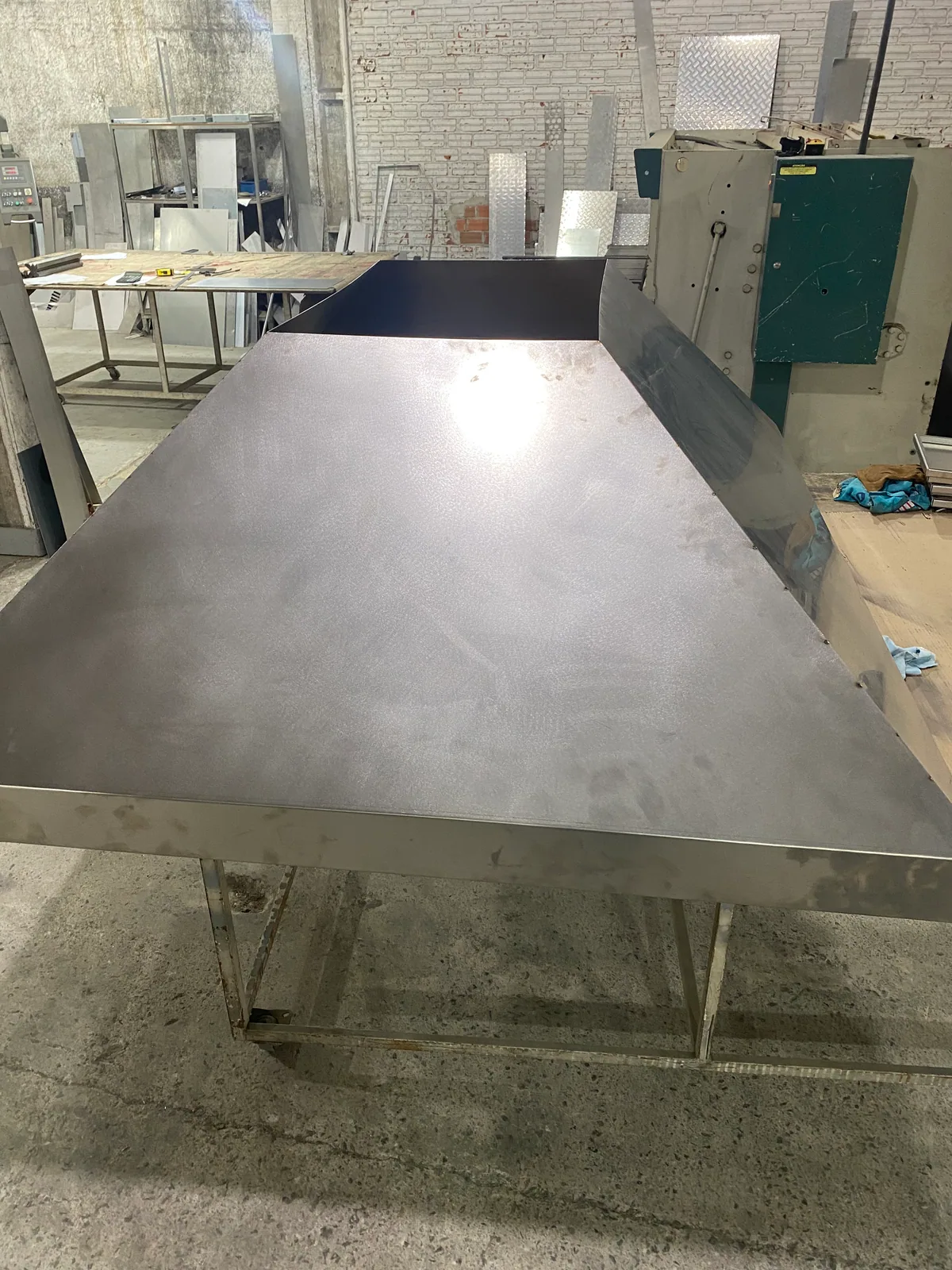 Projeto em chapa de aço inox produzido sob medida